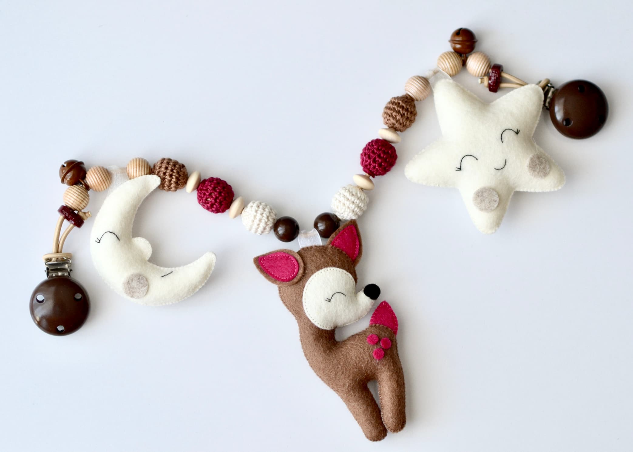 Kinderwagenkette Hirsch Braun mit Mond und Stern