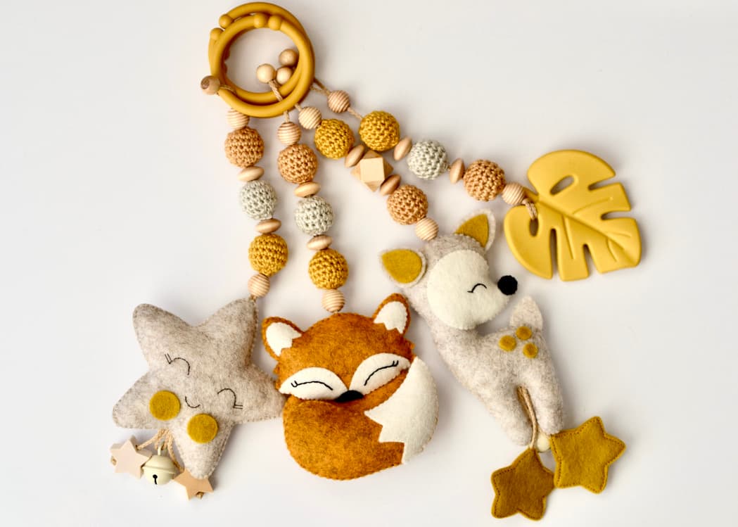 Spielbogen aus Holz, Fuchs, Hirsch, Stern und Monstera, Baby Gym ab 0 Monaten