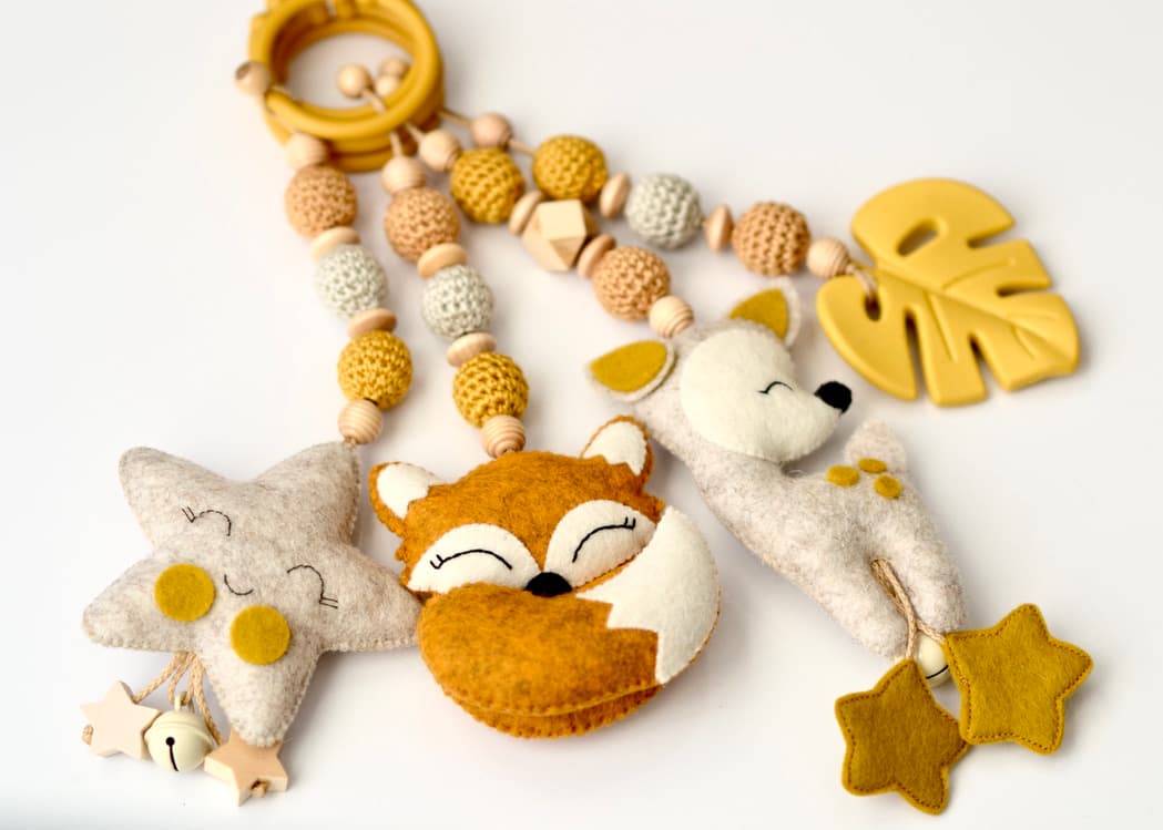 Spielbogen aus Holz, Fuchs, Hirsch, Stern und Monstera, Baby Gym ab 0 Monaten - 2